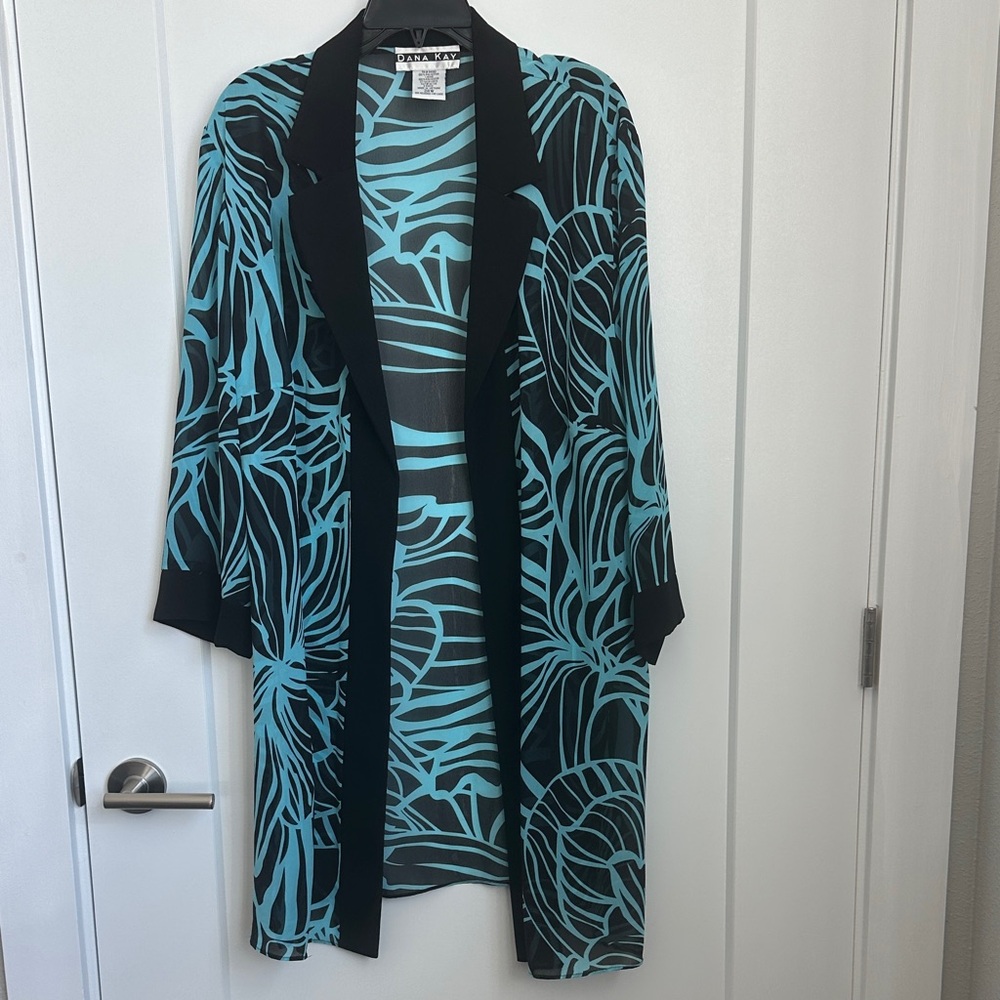 Dana Kay Black and Blue Patterned Cardigan